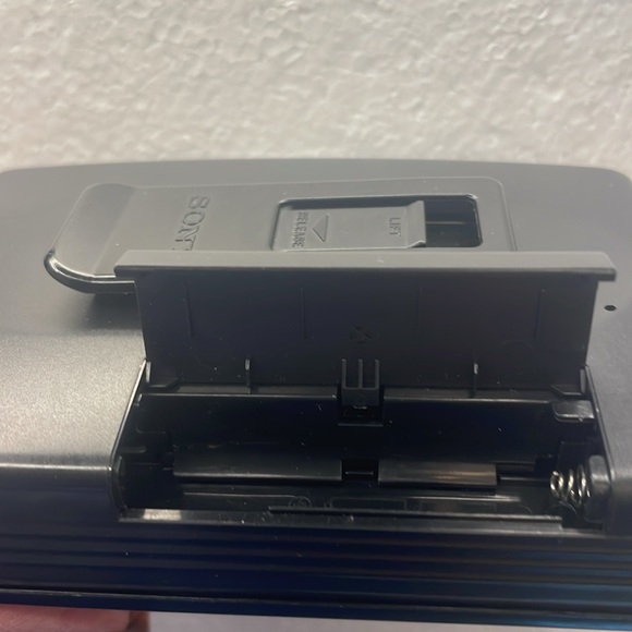 Sony Walkman SM-FX 19 cassette player mega bass rolling mechanism radio beltclip - Picture 6 of 6